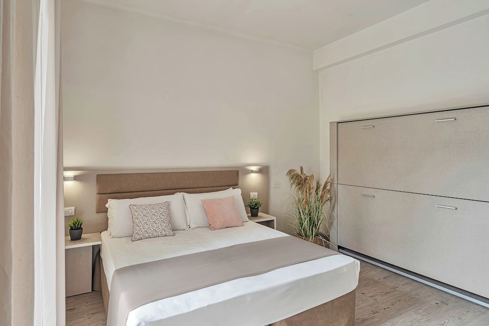 Hotel Lux 3/41