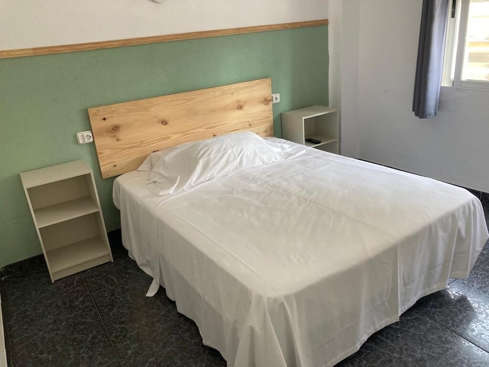 Room, Single