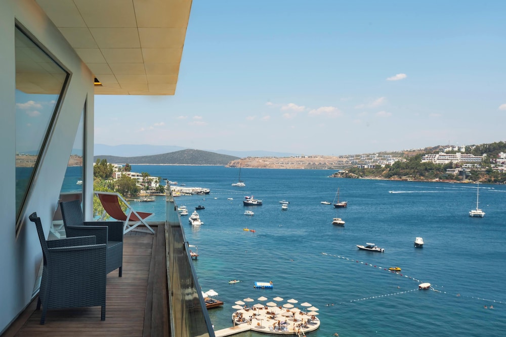 Cape Bodrum Luxury Hotel Beach 74/79