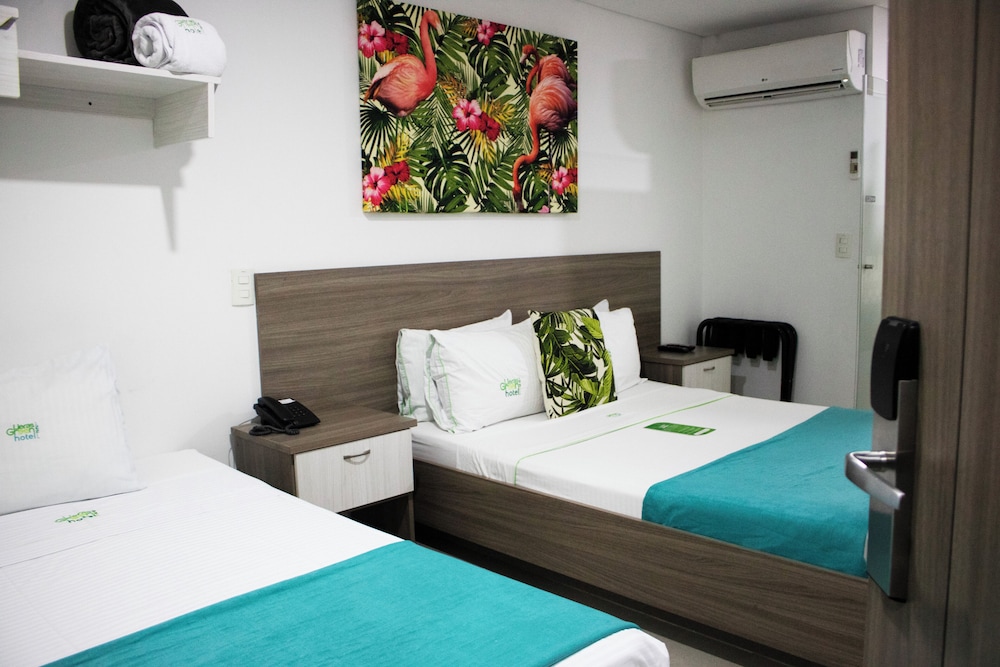 LLERAS GREEN HOTEL 24/71