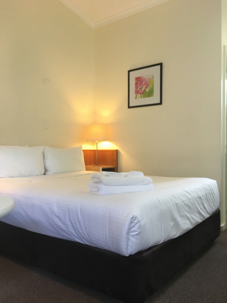 Waterview Gosford Motor Inn 25/72