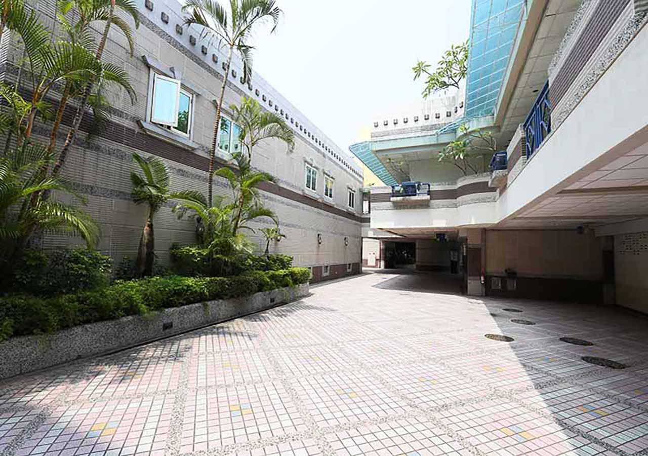 Royal Group Motel Tai Nan Branch 10/11