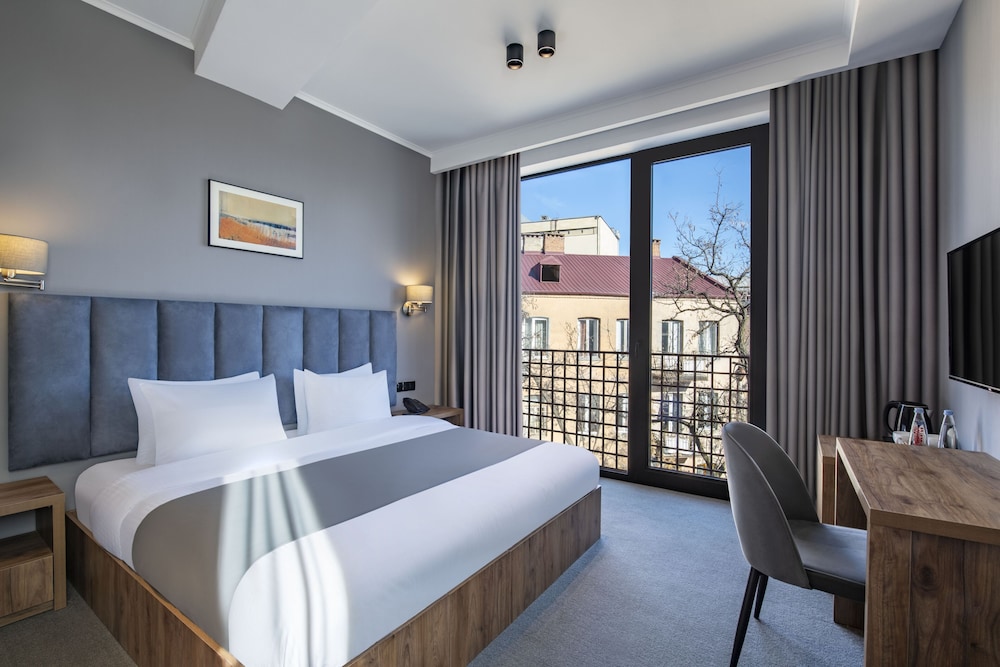 SUPERIOR, DOUBLE BED