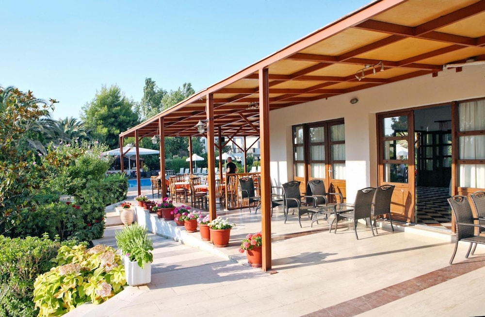 Pasiphae Hotel 12/72