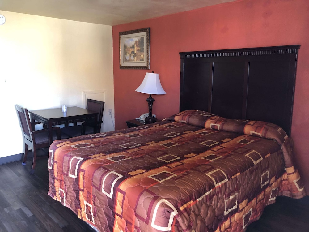 Economy Inn 10/24