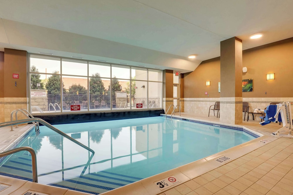 Drury Inn And Suites Grand Rapids 51/77
