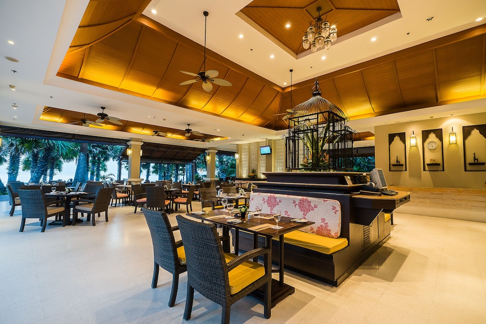 Ravindra Beach Resort and Spa 11/76