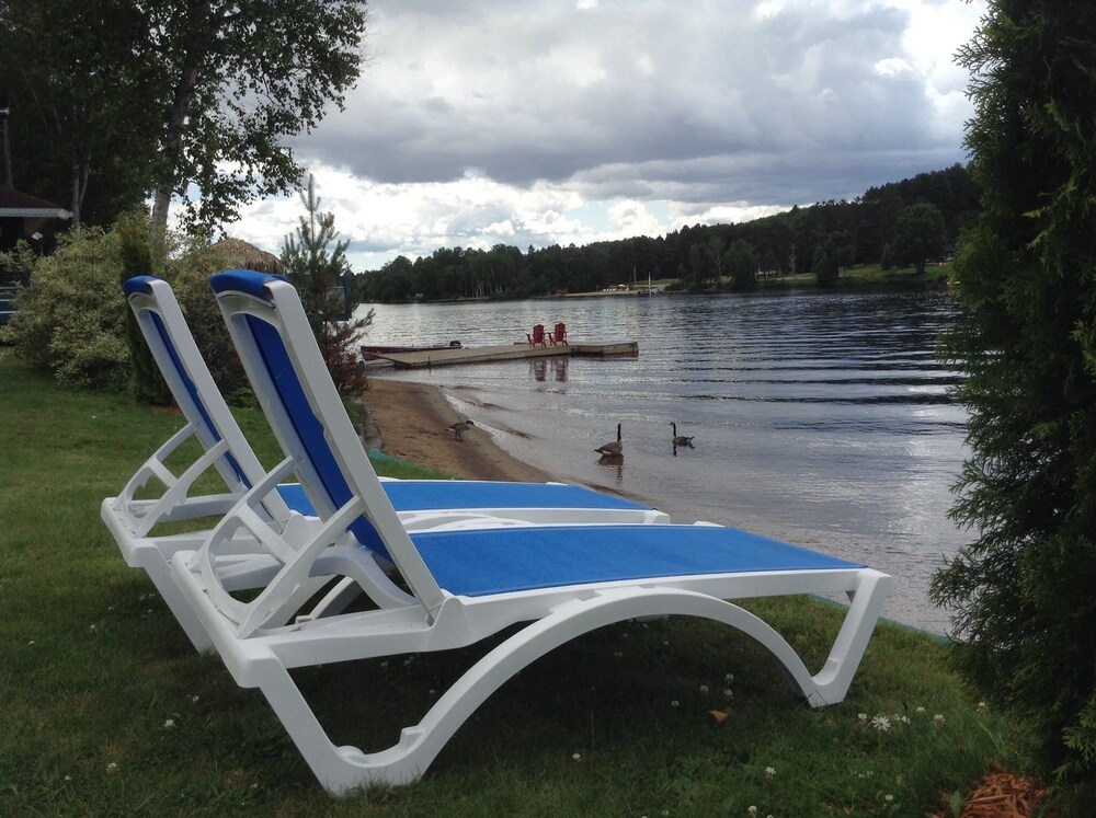 Algonquin Lakeside Inn 20/50