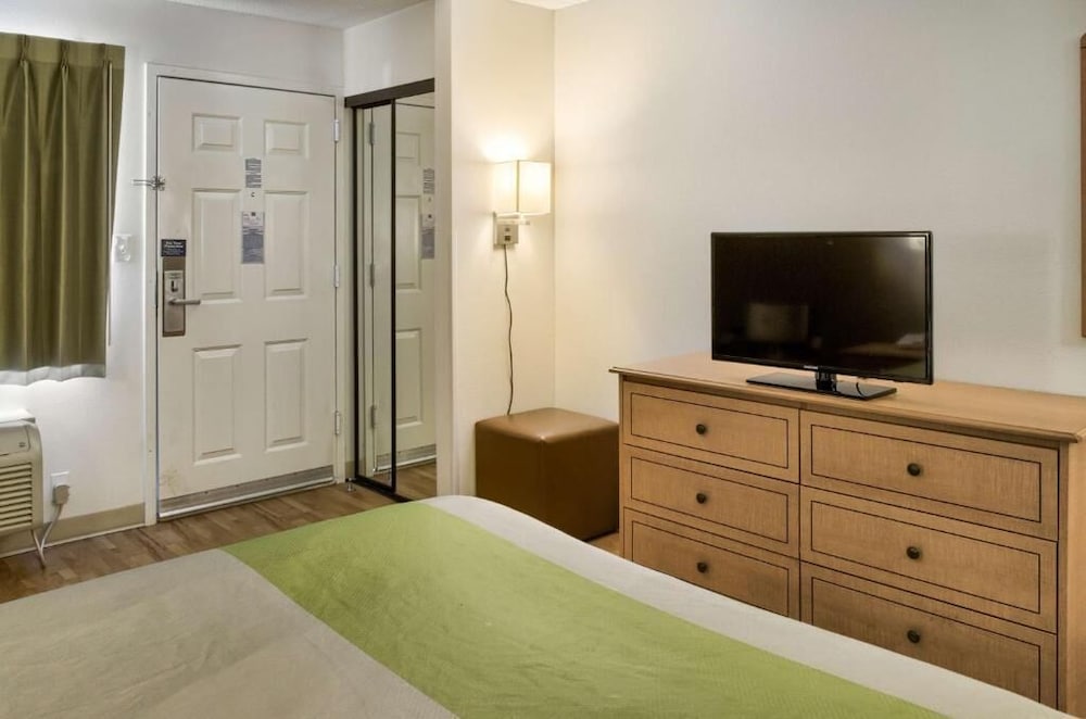 Studio 6 Extended Stay - Ocean Springs, MS 38/53