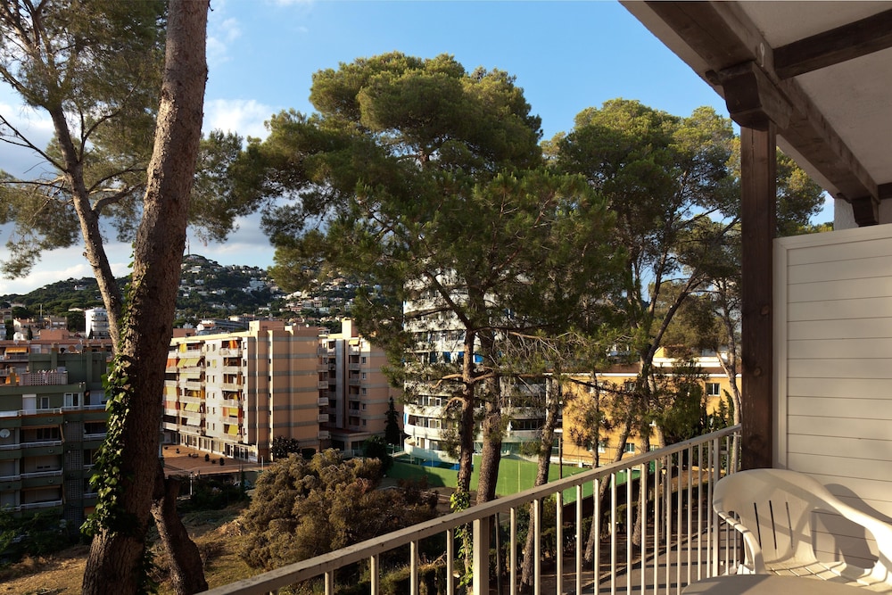 Hotel Roger de Flor by Seleqtta 58/66