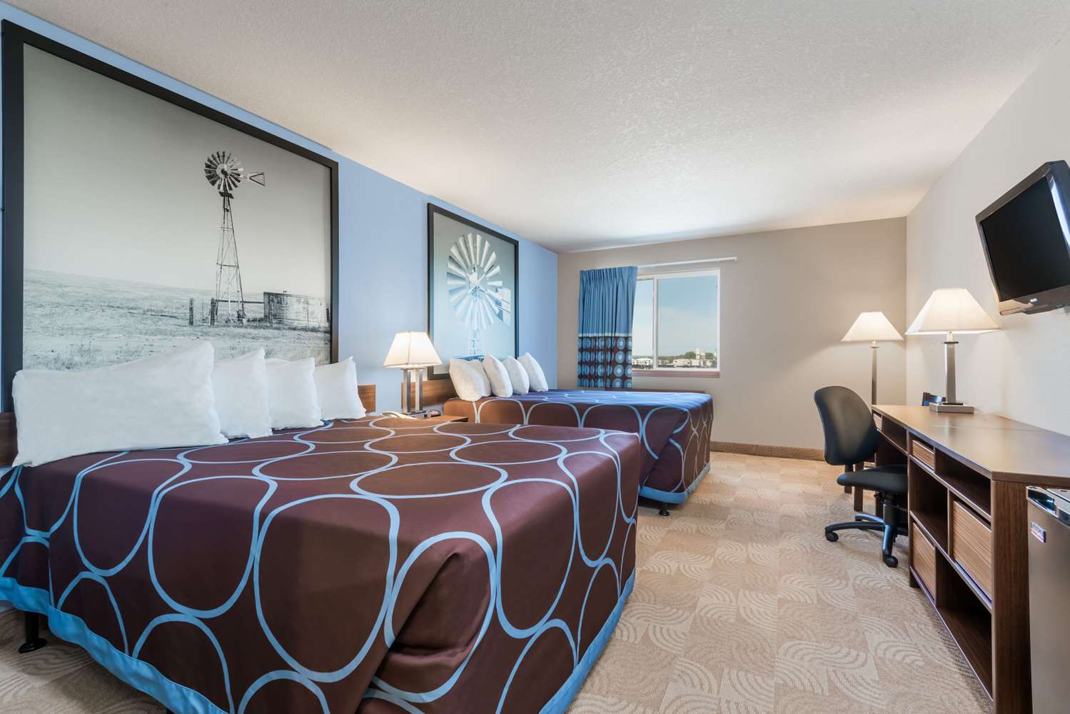 Super 8 by Wyndham Beloit KS 11/14