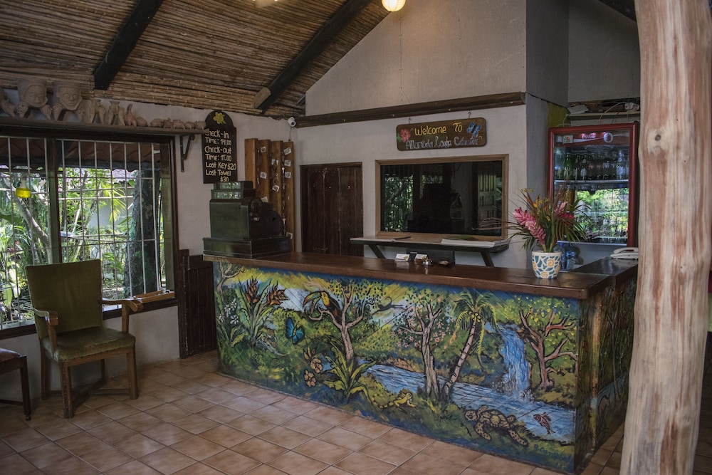 Atlantida Lodge 10/63