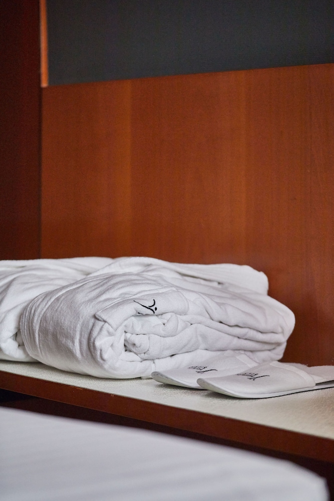 Silken Juan de Austria Hotel 20/48