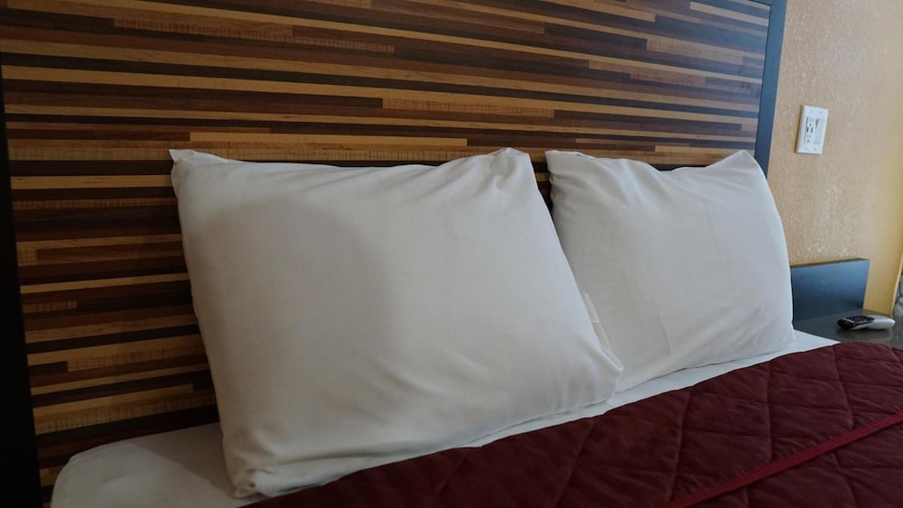 Holly Crest Hotel - Los Angeles, LAX Airport 6/26