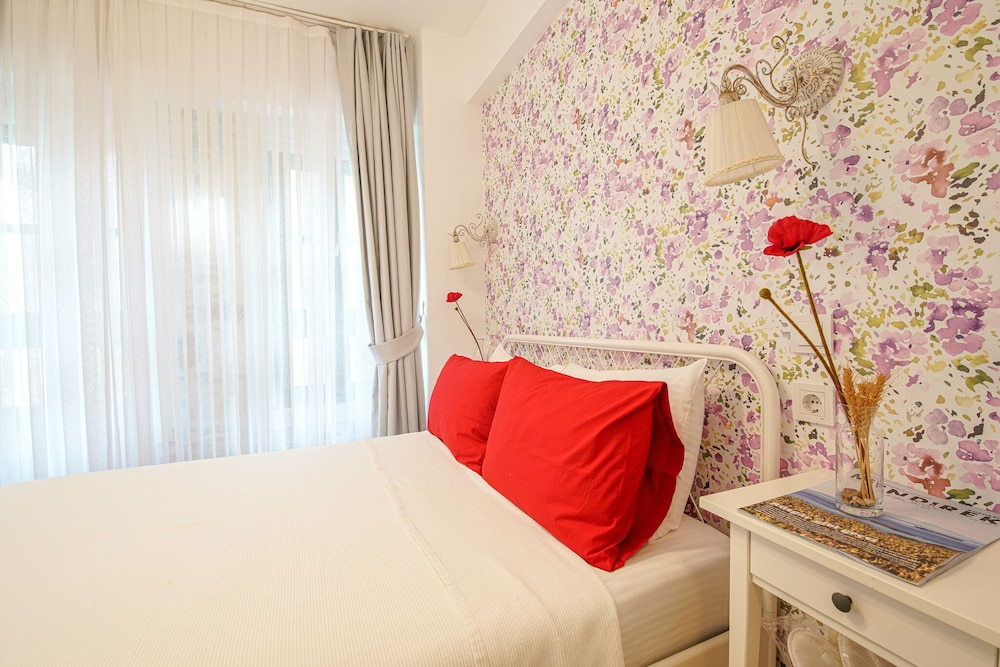 Gelincik Hotel 12/20