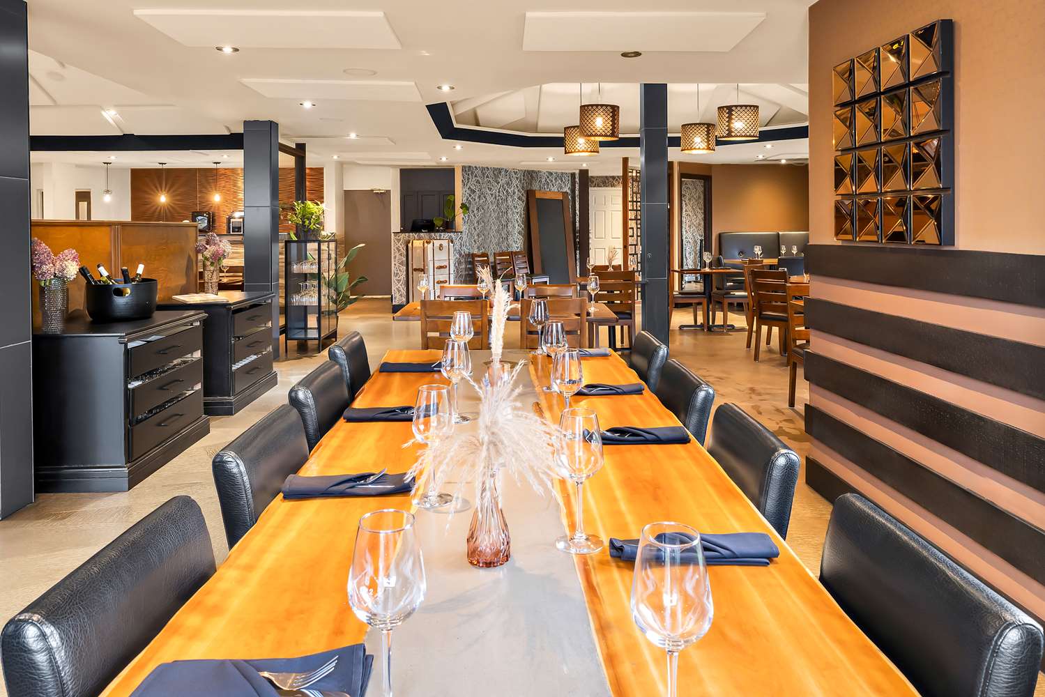 restaurant cafeteria
