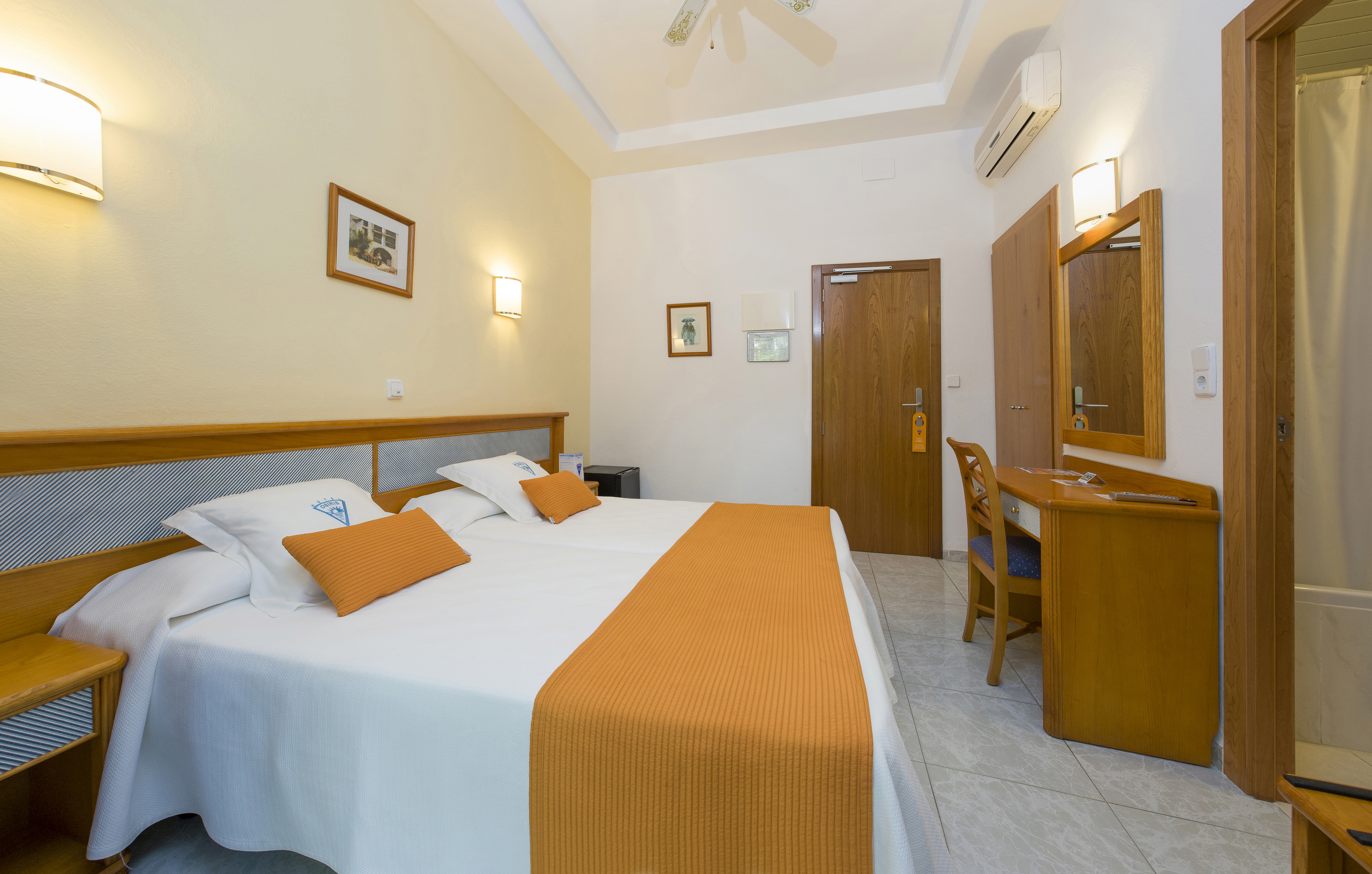 Room, Double Bed, Garden View, Balcony or Terrace