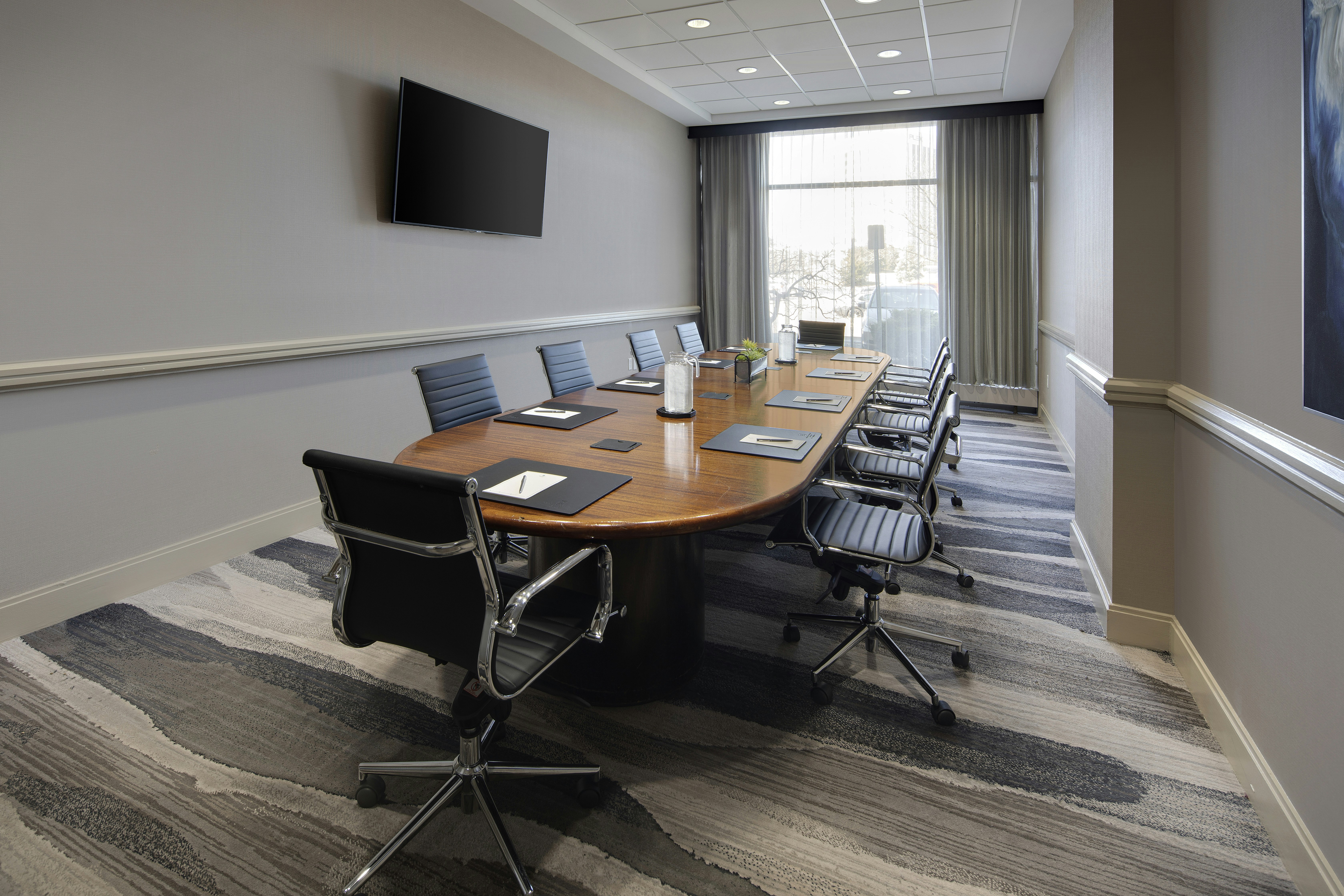 Embassy Suites by Hilton Detroit Troy Auburn Hills 68/77