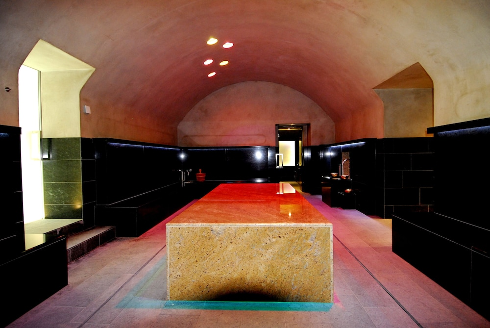Hotel Saratz 5/37