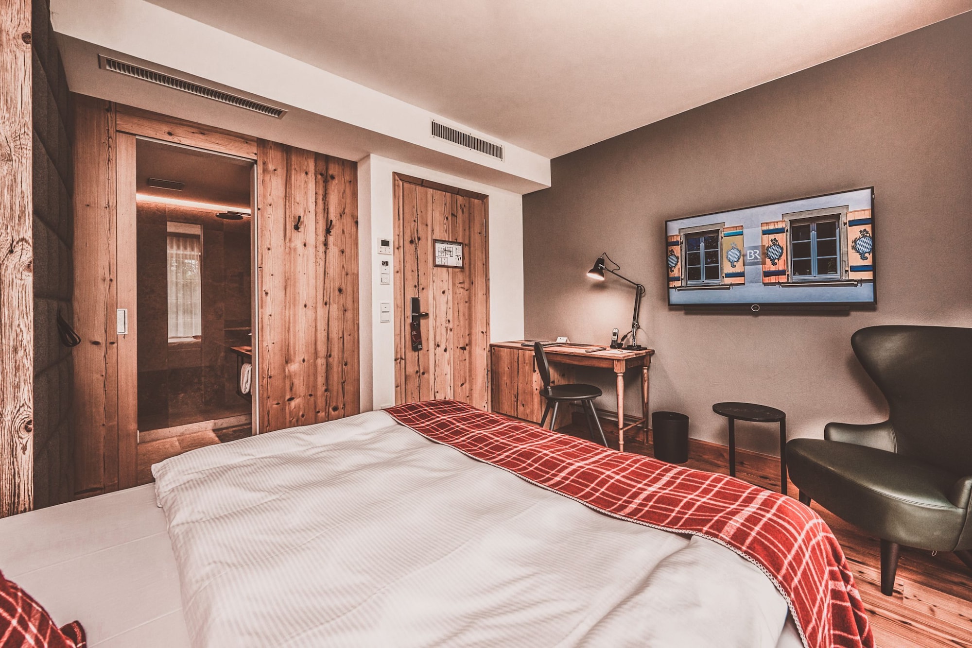 غرفة كومفورت بسرير كوين، Golf Resort Achental 3/9