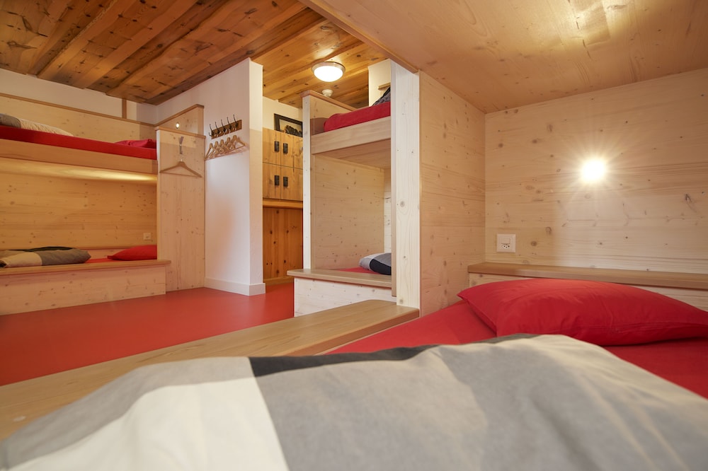 Hotel Bahnhof 24/50