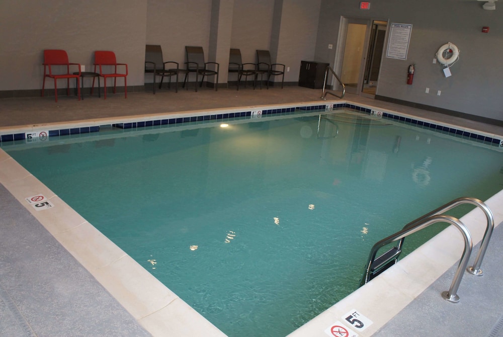 La Quinta Inn & Suites by Wyndham Bloomington 1/64
