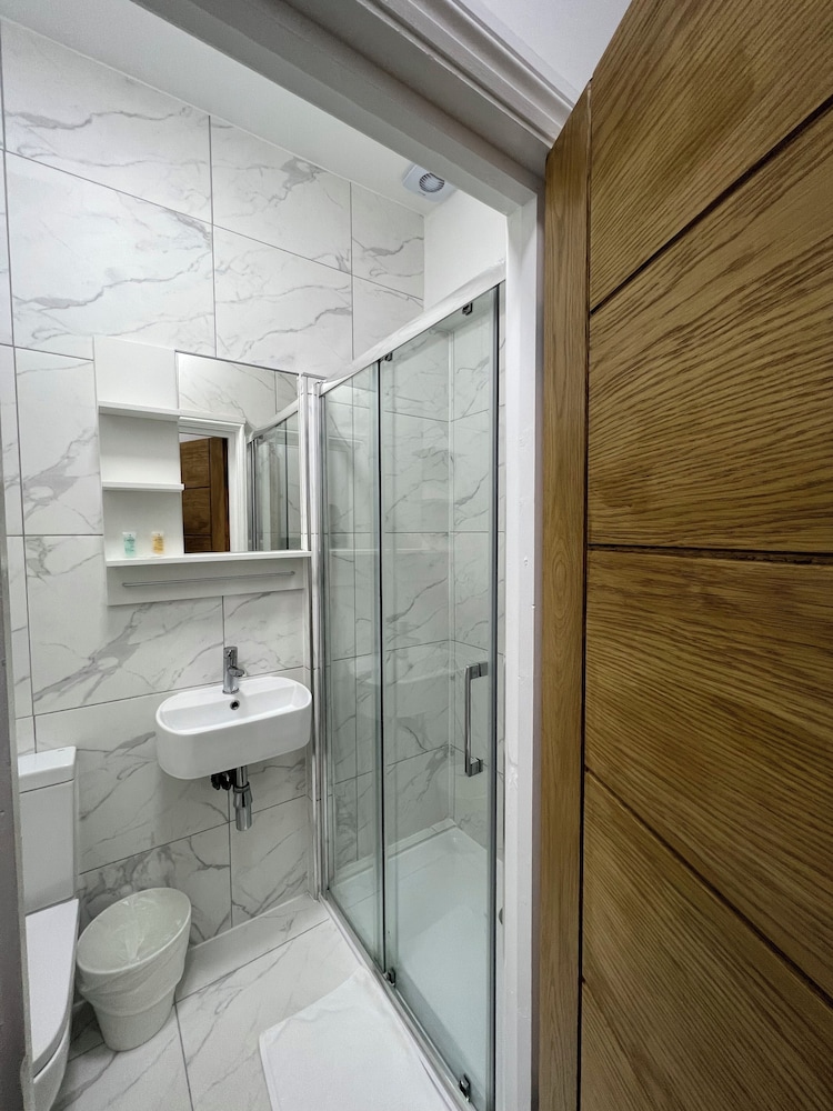 Plaza London Hotel 57/60