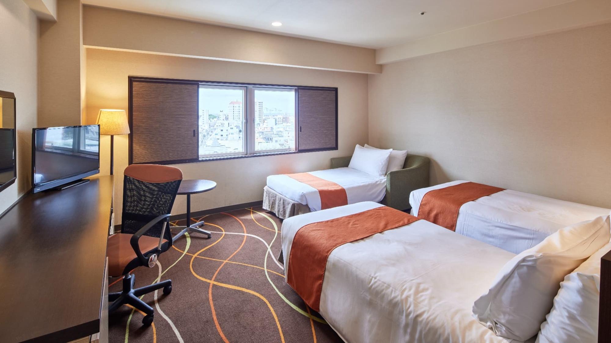 Superior, Twin Beds, City View