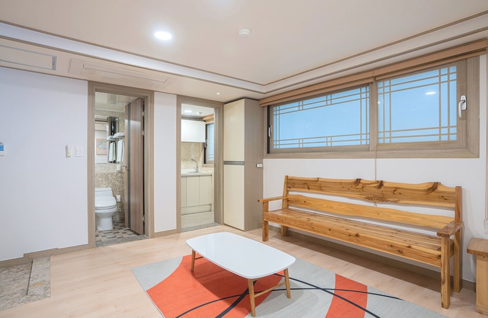 J2 Family Hotel Jeju 24/32