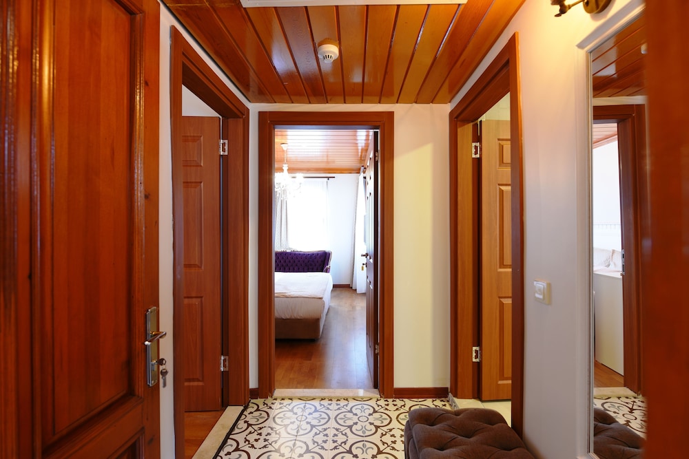 Elyka Hotel 28/28