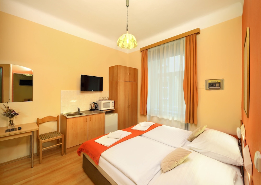 Hotel Golden City Garni 24/55