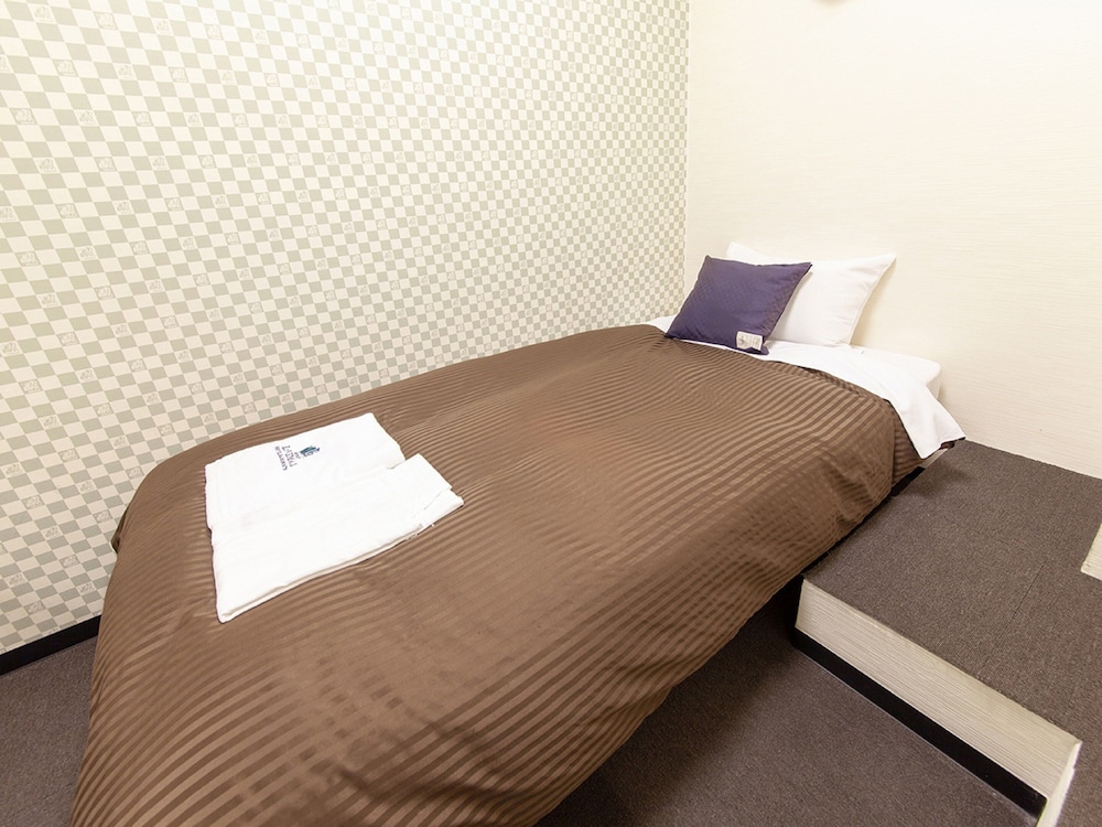 Hotel Livemax BUDGET Nippori 18/36