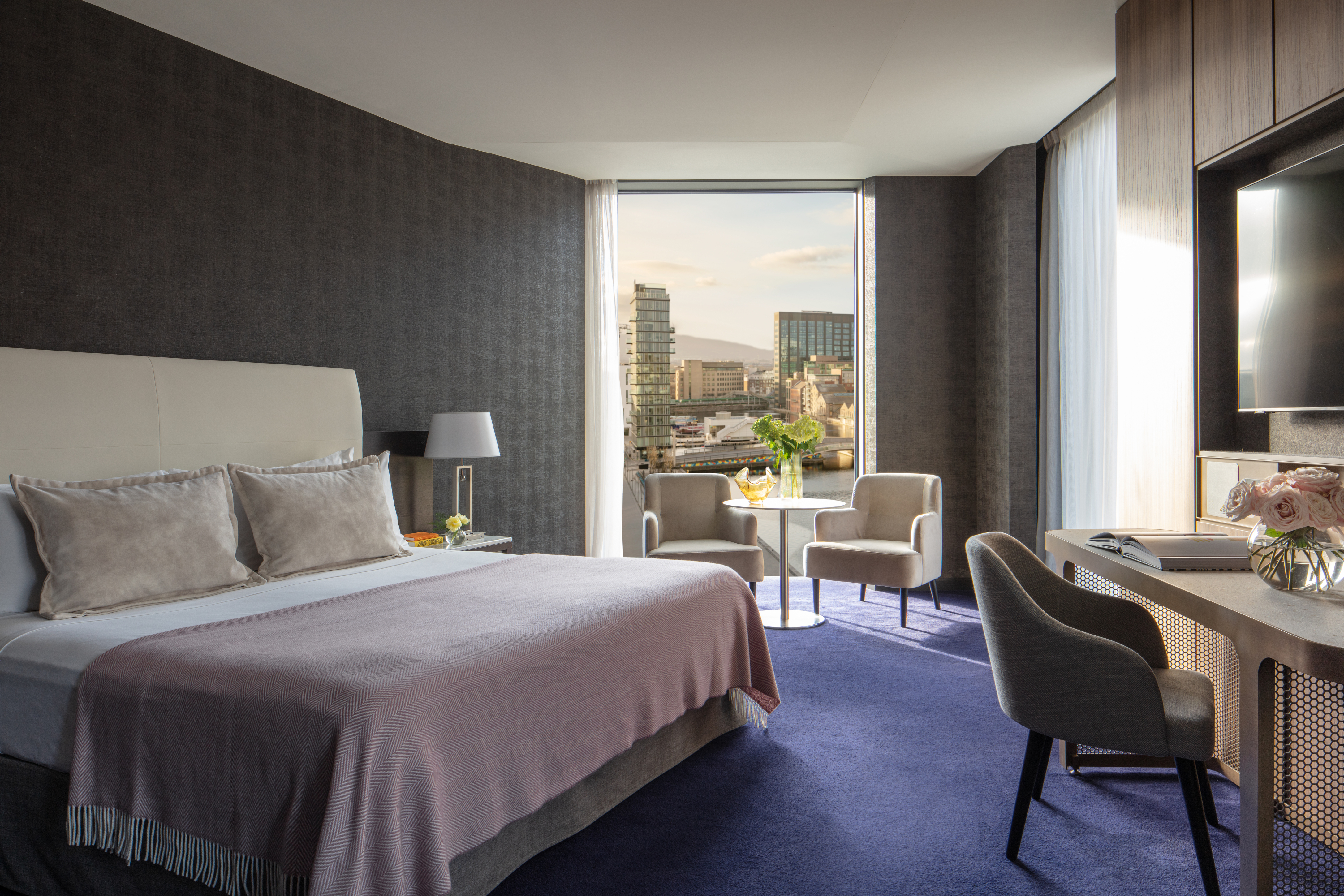 JUNIOR SUITE, WITH EXTRA BED, CORNER