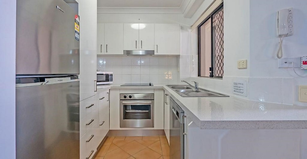 Burleigh On the Beach Apartments 13/62
