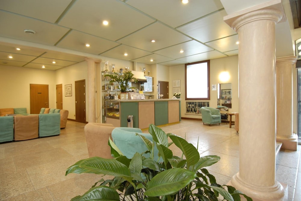 ALBERGO BIANCHI STAZIONE 34/50