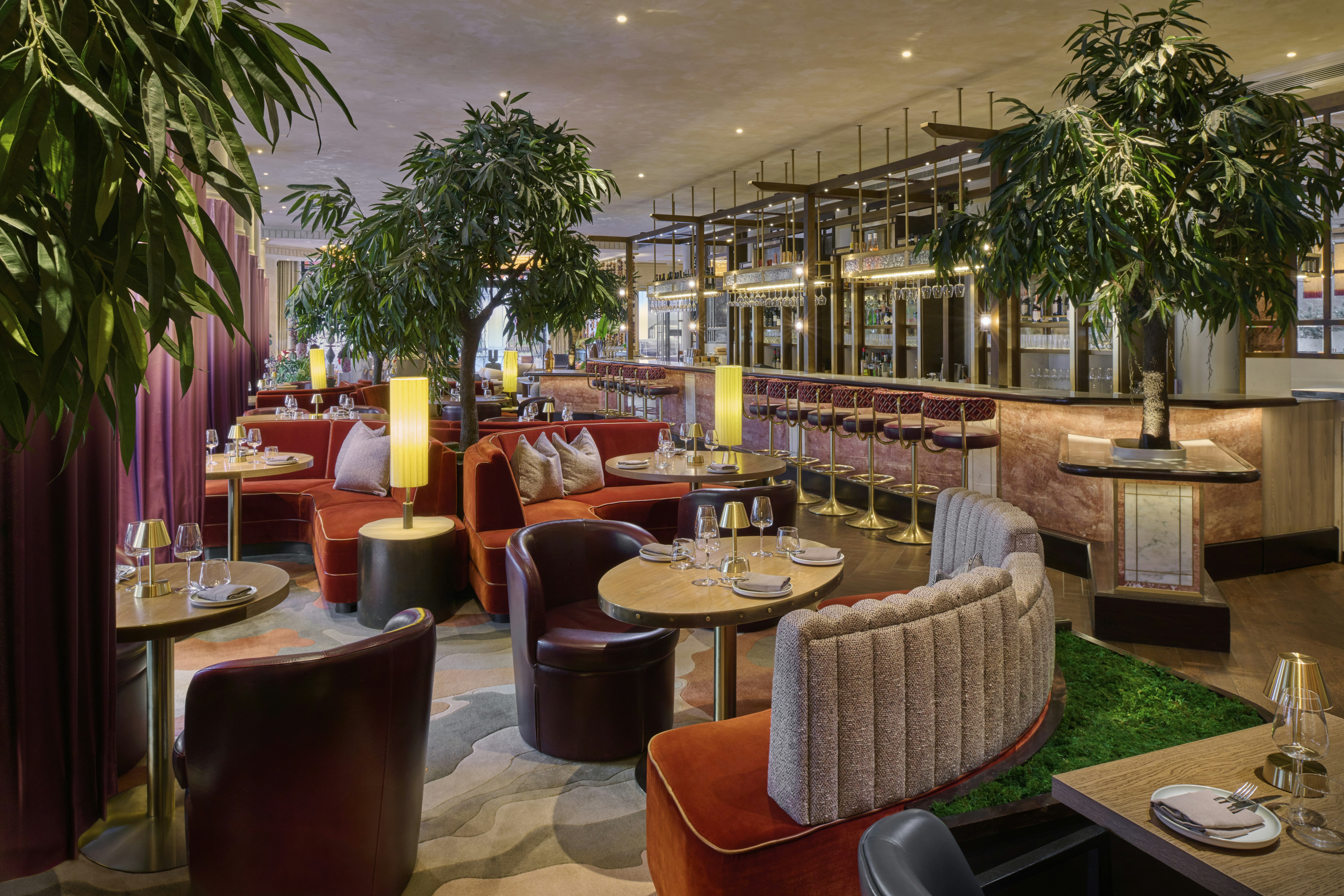 The Trafalgar St. James London, Curio Collection by Hilton 16/30