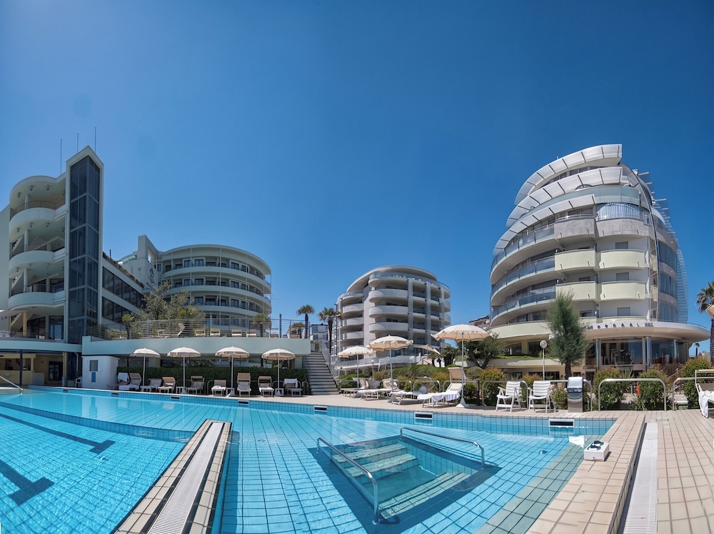 Hotel Premier & Suites 34/60