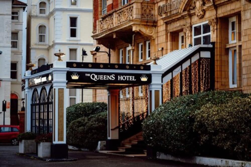 Queens Hotel Portsmouth 73/76