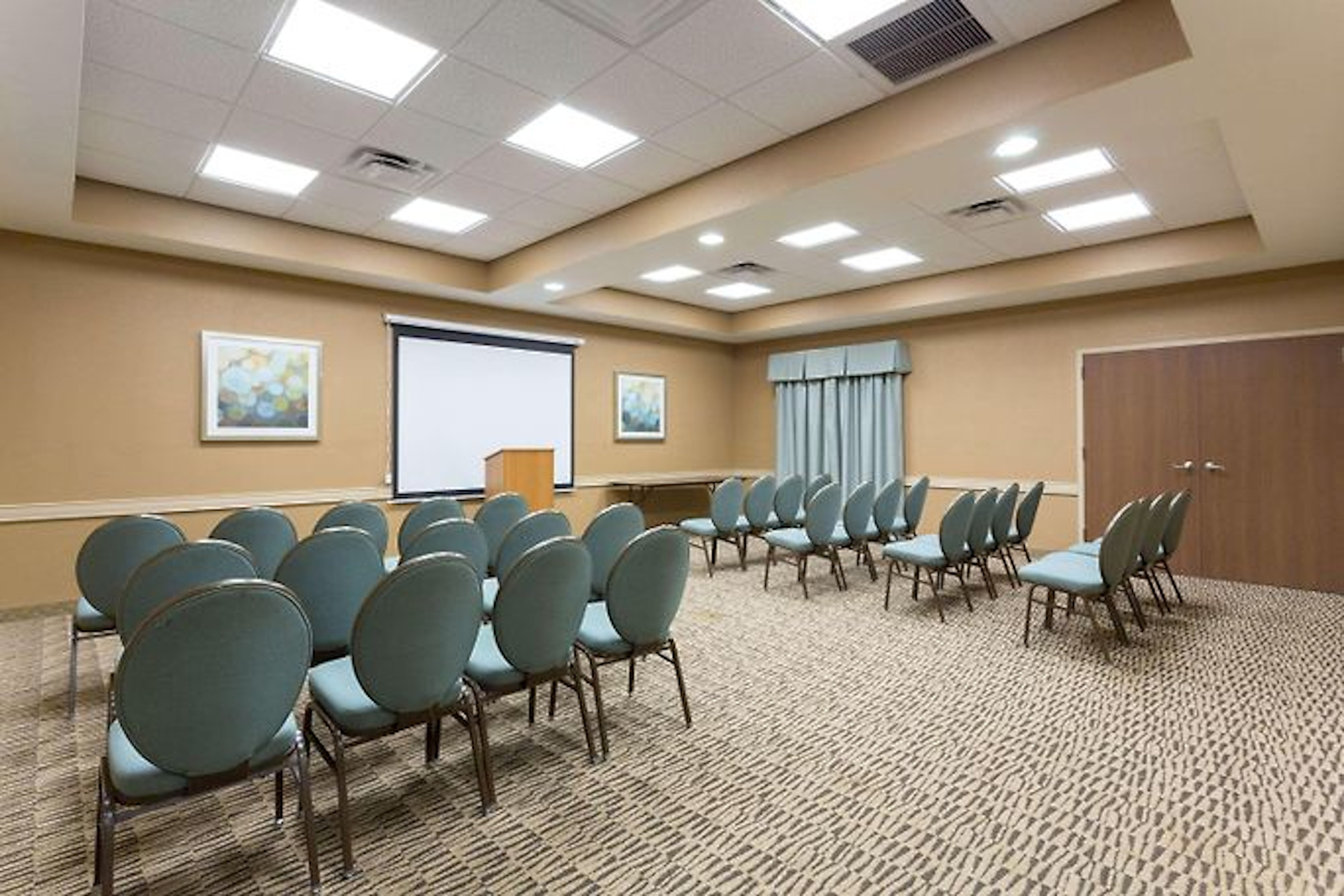 Holiday Inn Express & Suites Palm Coast - I-95 21/35
