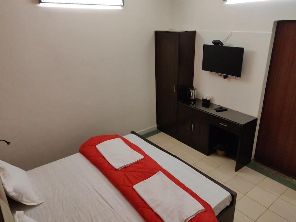Joey's Hostel 4/47