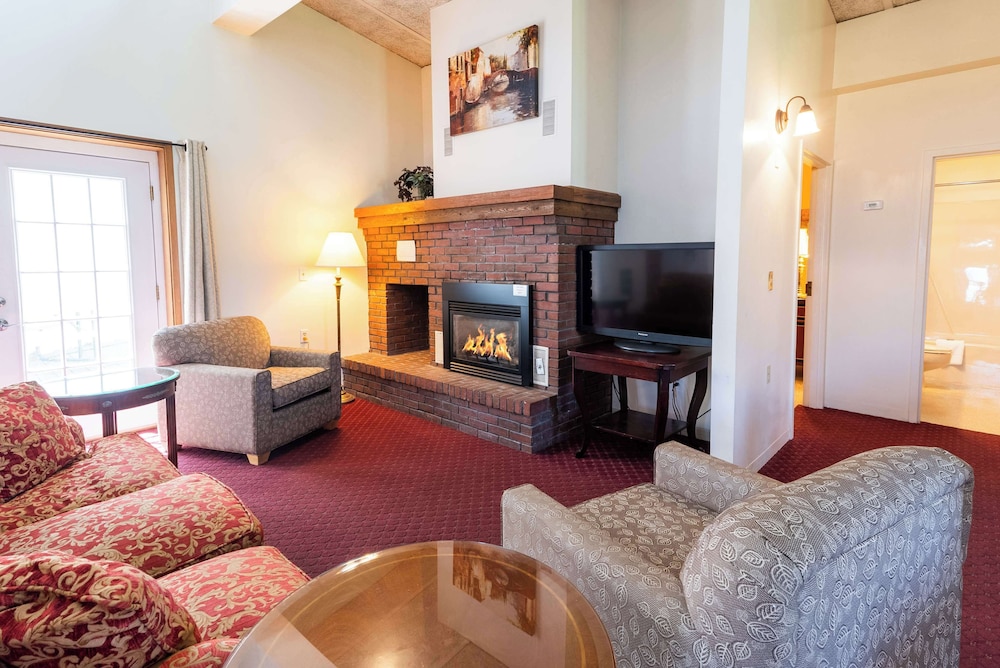 Fireside Inn And Suites 45/64