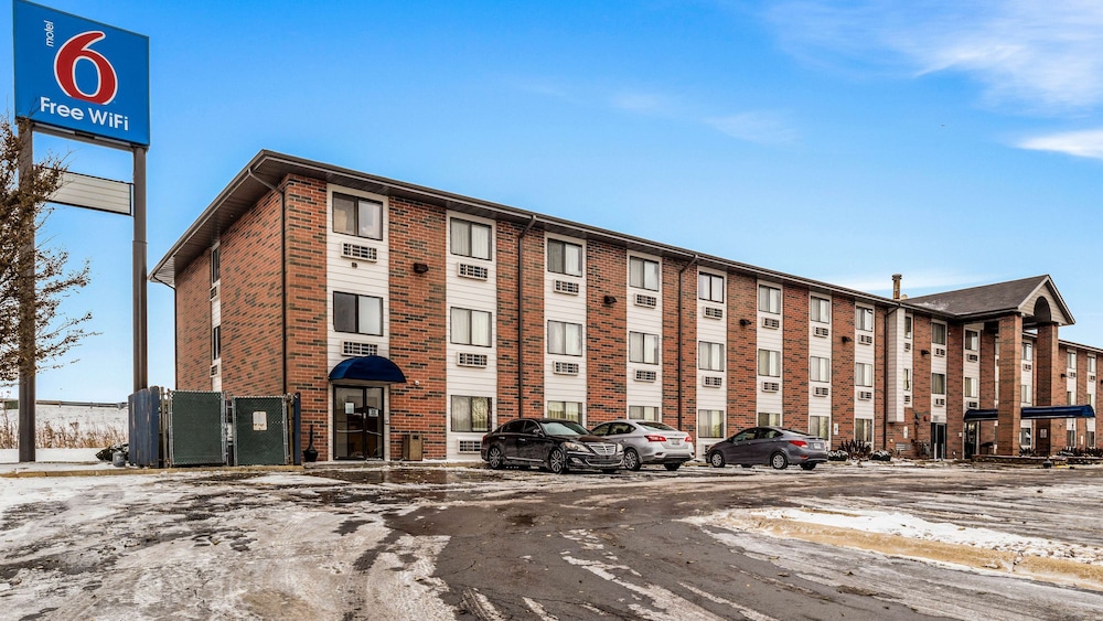 Motel6 Elk Grove Village, IL 40/44
