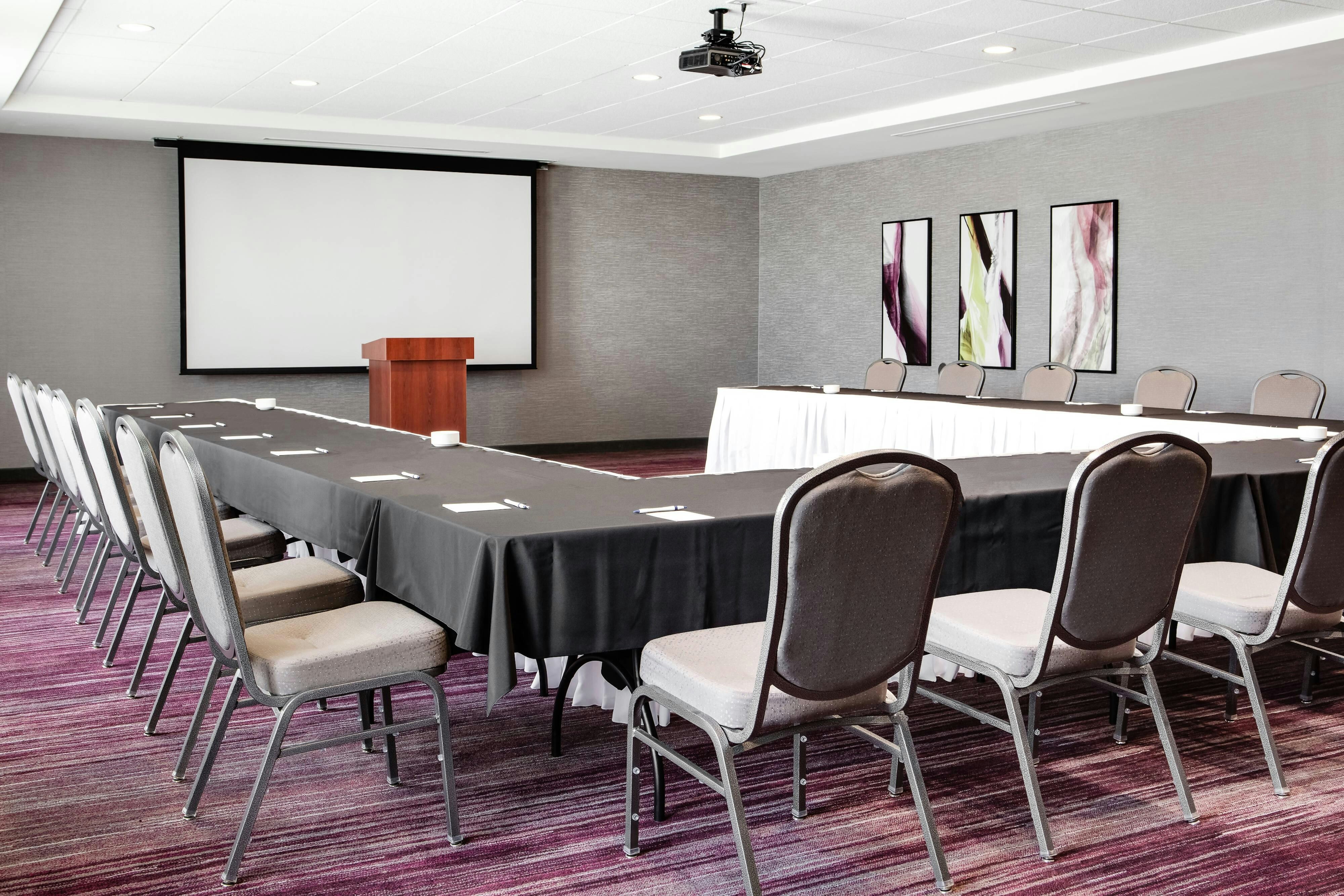 Courtyard Omaha Bellevue At Beardmore Event Center 25/33