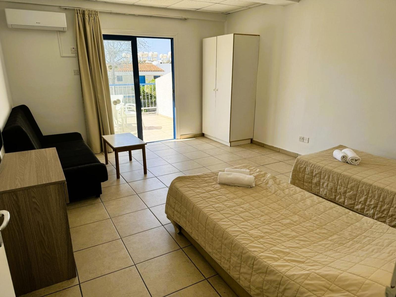1 BEDROOM, APARTMENT, POOL VIEW
