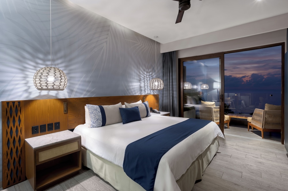 2 Double Beds, Ocean View, Executive Level