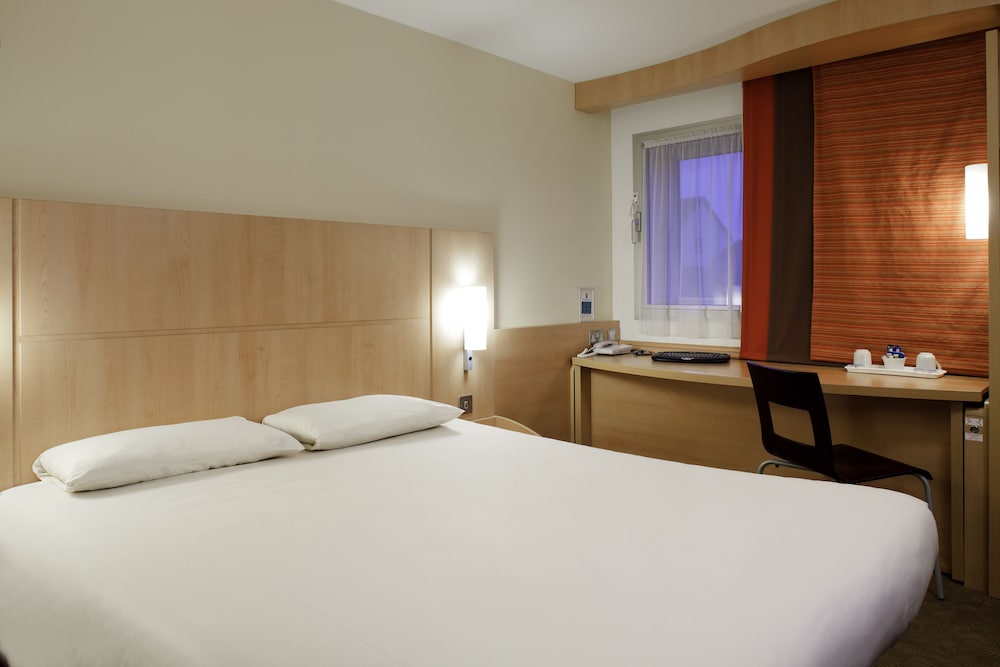 Ibis London Greenwich 16/73