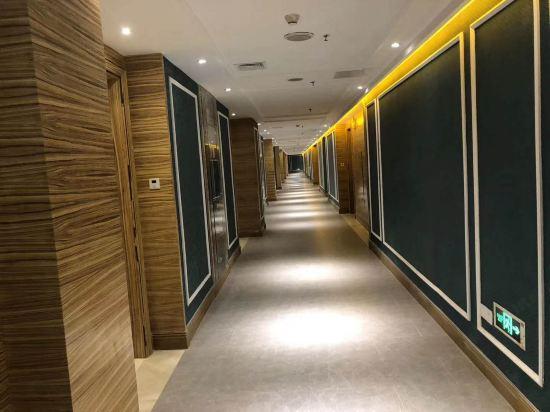 Fuyue Holiday Hotel 25/34