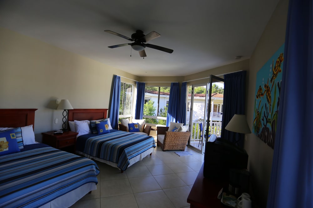 The Hideaway Hotel 25/65