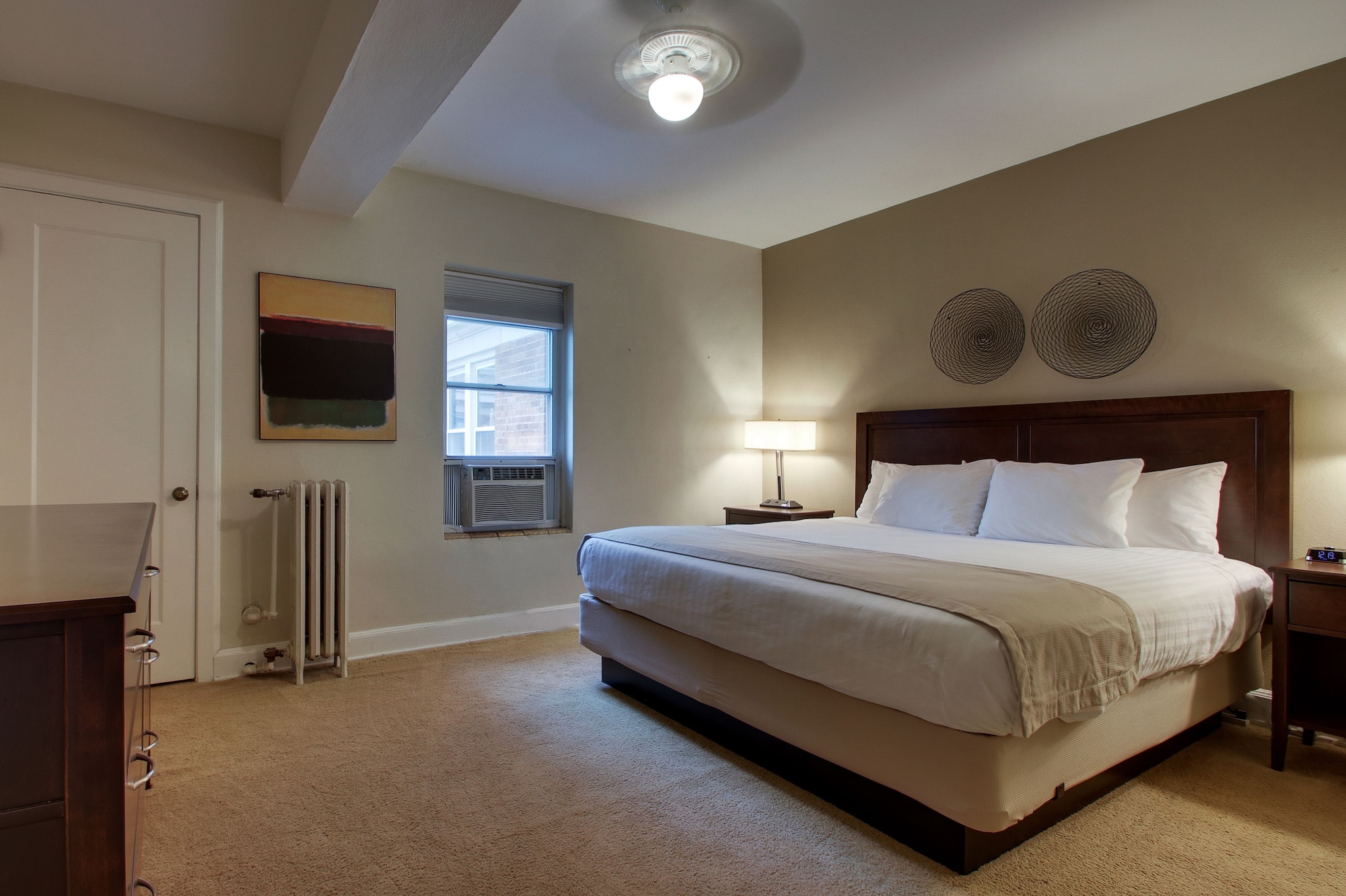 1 BEDROOM, DELUXE, SUITE, LAKE VIEW
