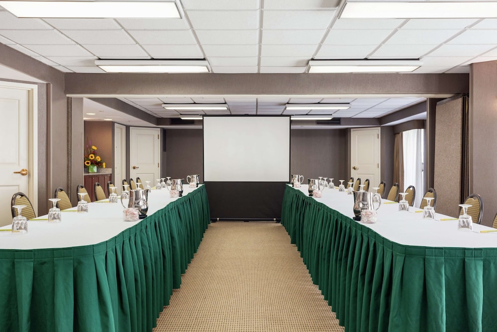 Hilton Garden Inn Lancaster 42/46